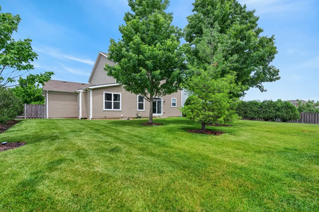 12475 Carver Lane Huntley IL 60142
