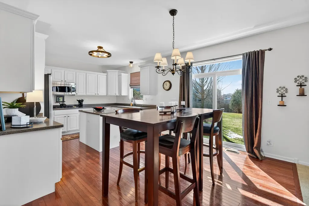 12475 Carver Lane Huntley IL 60142