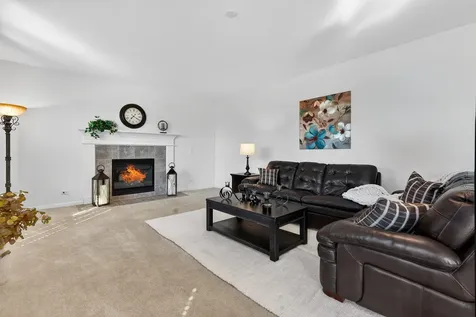 12475 Carver Lane Huntley IL 60142