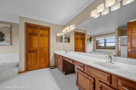 1713 Edgewood Drive Algonquin IL 60102
