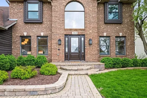 1713 Edgewood Drive Algonquin IL 60102