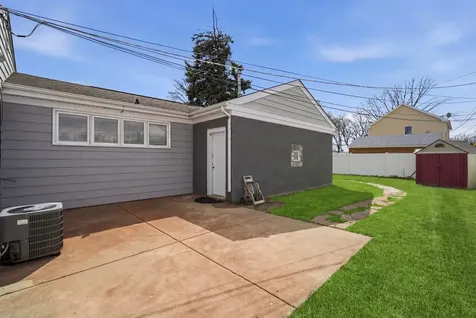 794 East Lincoln Avenue Des Plaines IL 60018