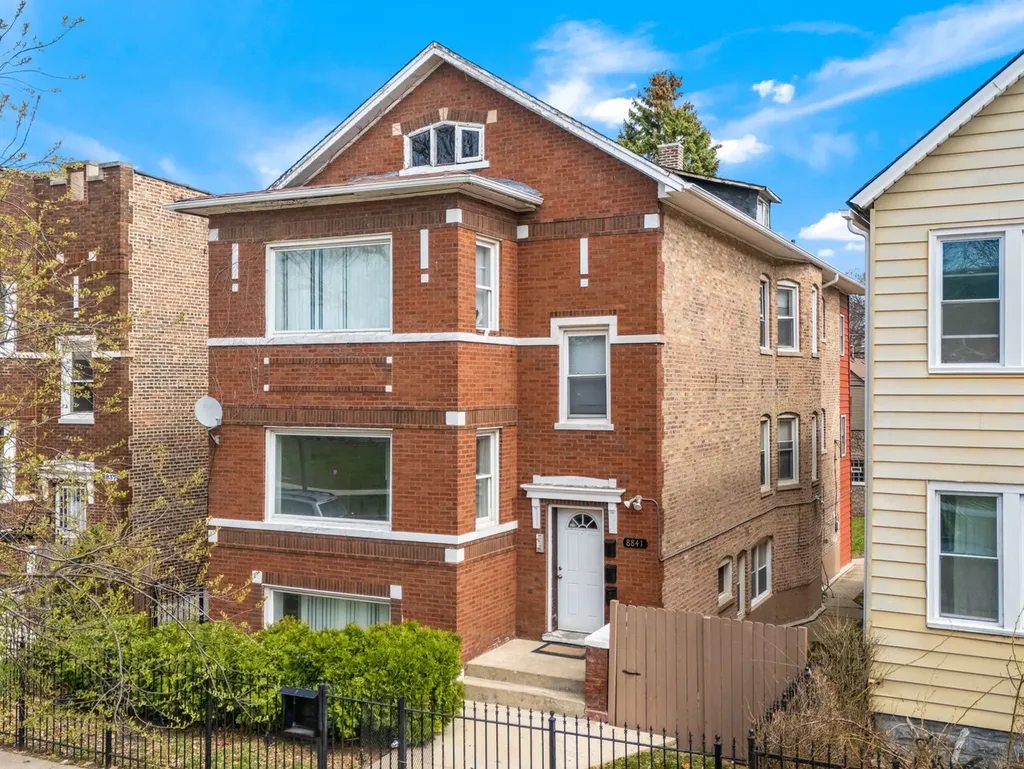 8841 South Muskegon Avenue Chicago IL 60617