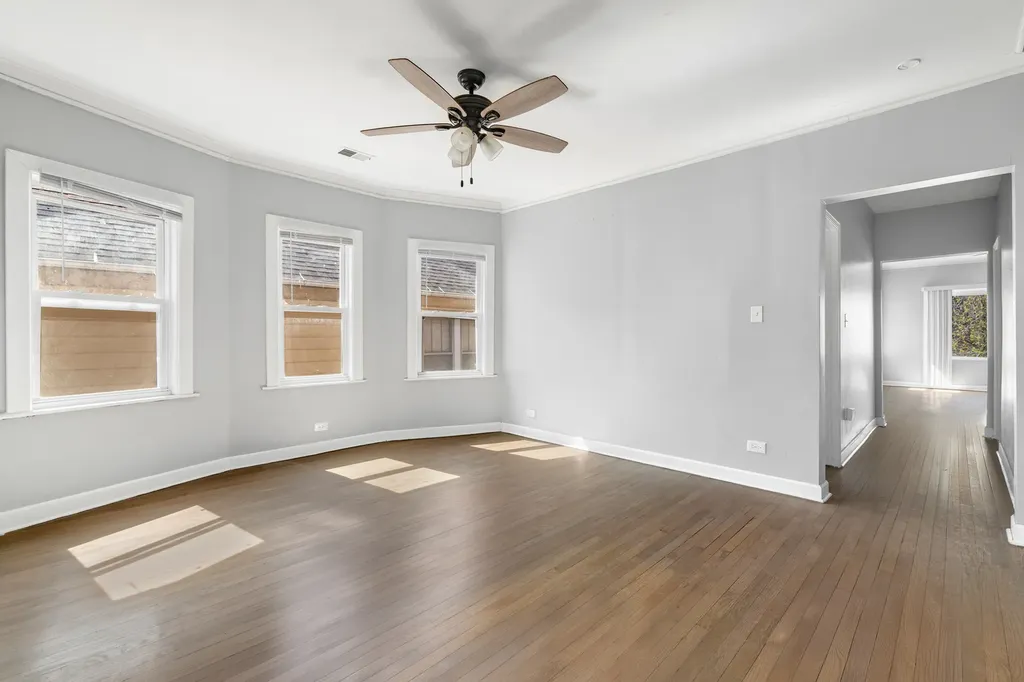 8841 South Muskegon Avenue Chicago IL 60617