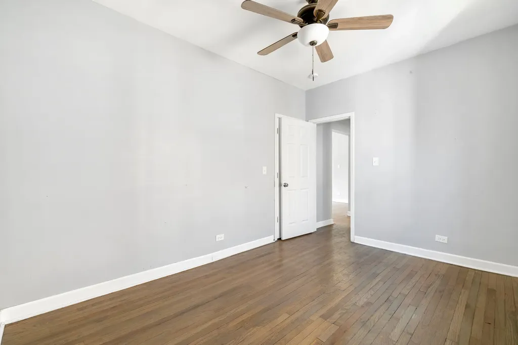 8841 South Muskegon Avenue Chicago IL 60617