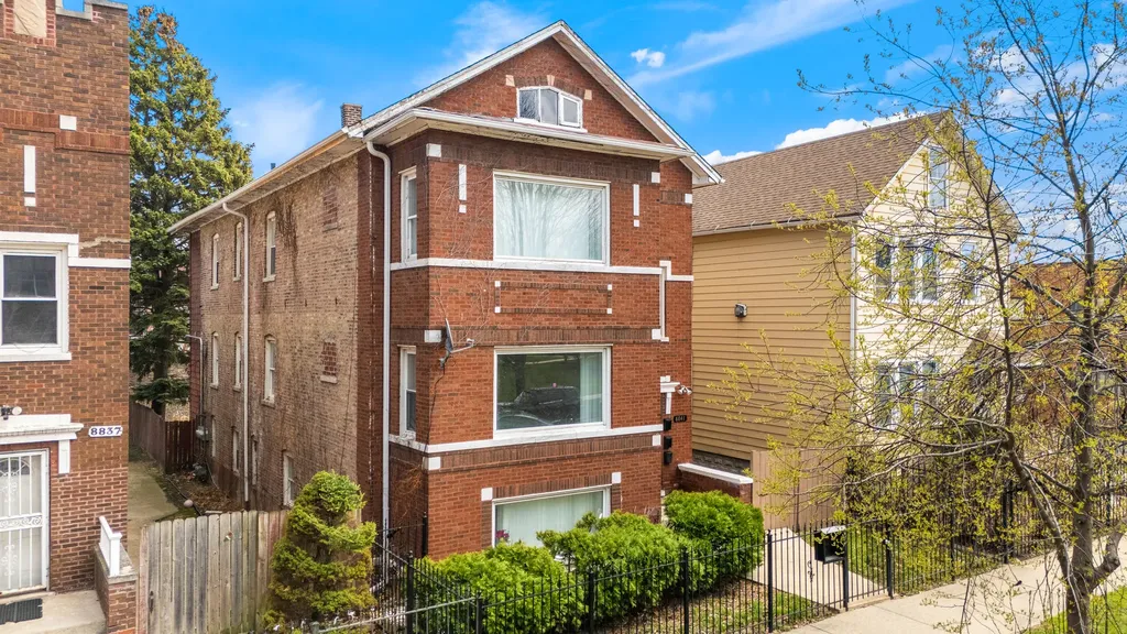 8841 South Muskegon Avenue Chicago IL 60617