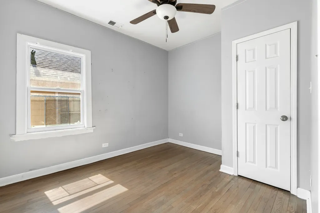 8841 South Muskegon Avenue Chicago IL 60617