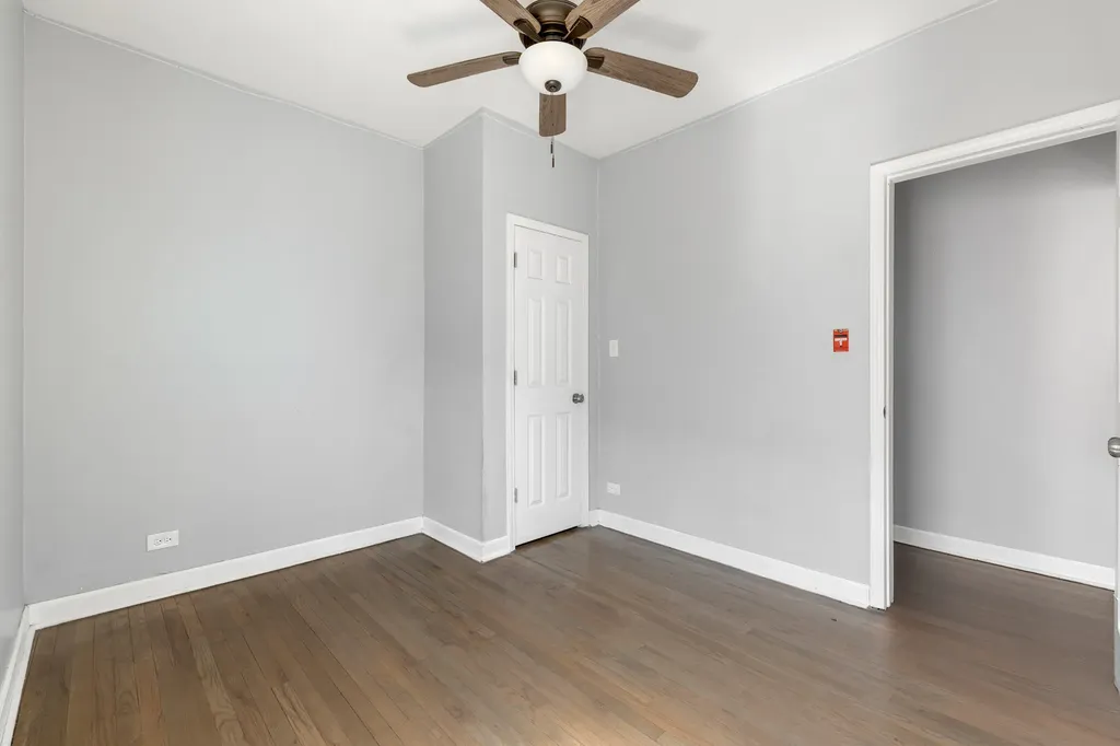 8841 South Muskegon Avenue Chicago IL 60617