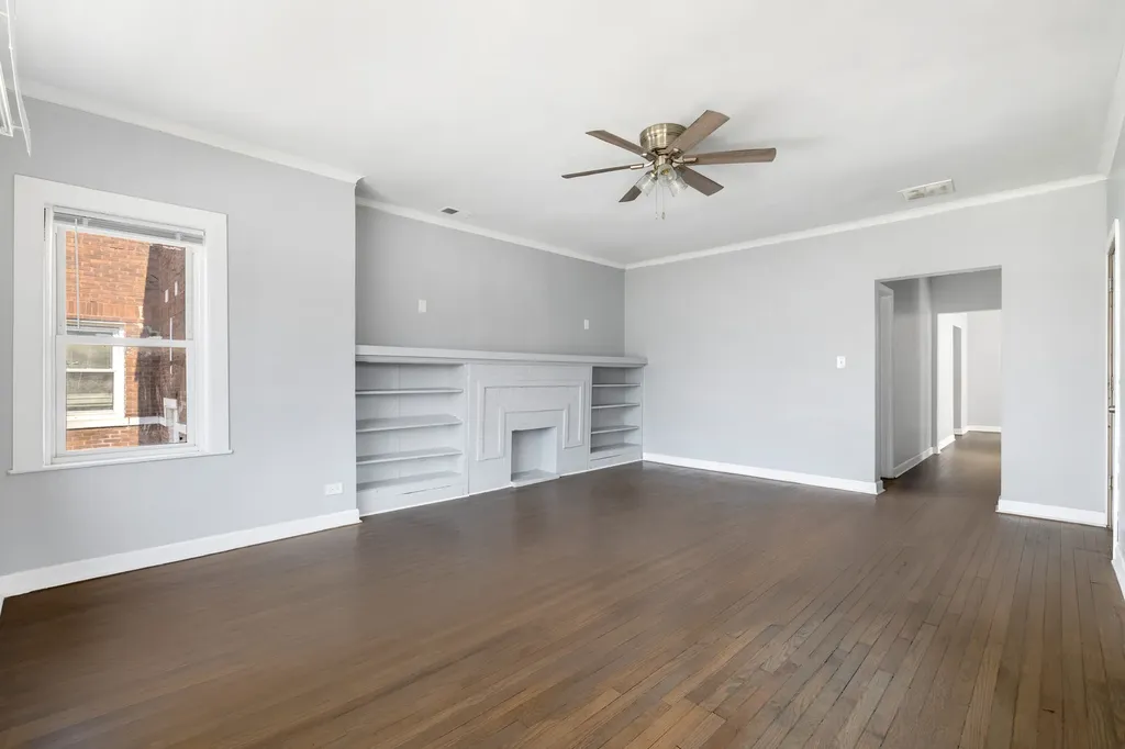 8841 South Muskegon Avenue Chicago IL 60617