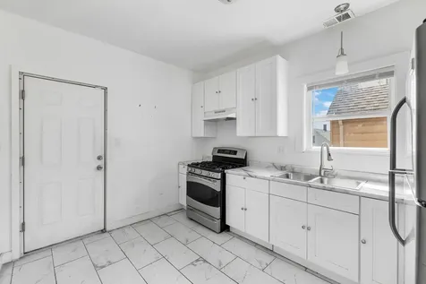8841 South Muskegon Avenue Chicago IL 60617