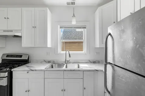 8841 South Muskegon Avenue Chicago IL 60617