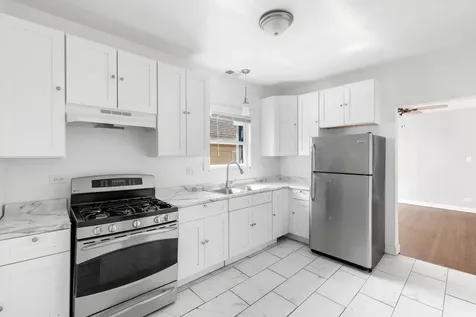 8841 South Muskegon Avenue Chicago IL 60617