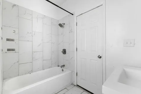 8841 South Muskegon Avenue Chicago IL 60617