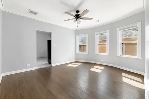 8841 South Muskegon Avenue Chicago IL 60617