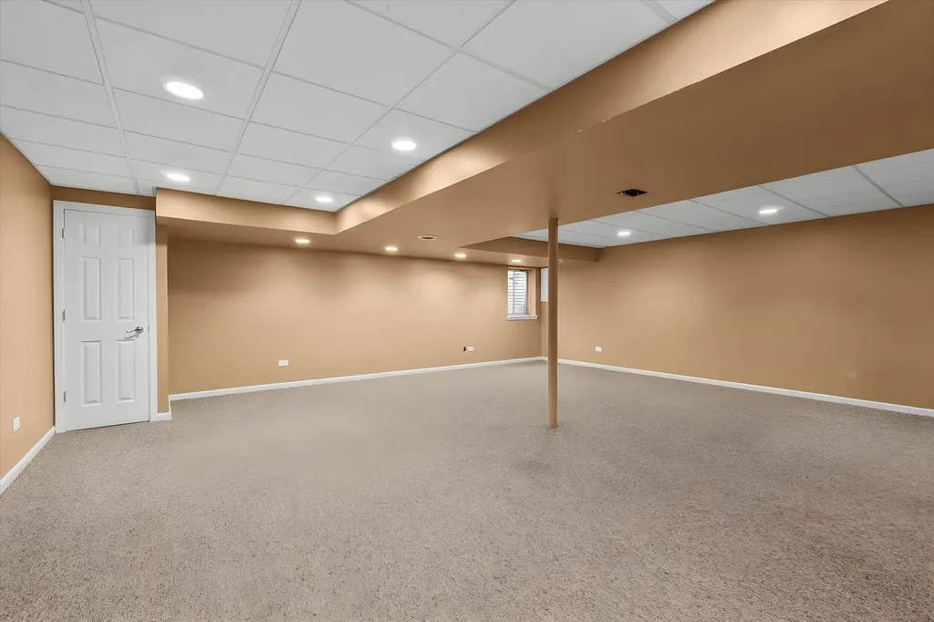 3827 Petra Court Naperville IL 60564