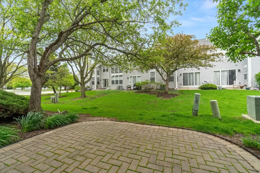 3827 Petra Court Naperville IL 60564