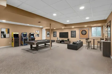 3827 Petra Court Naperville IL 60564