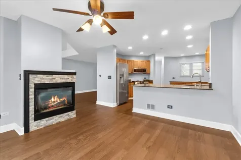 3827 Petra Court Naperville IL 60564