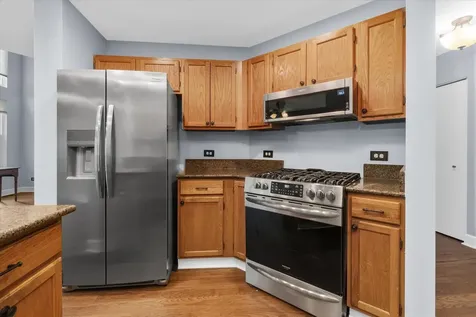 3827 Petra Court Naperville IL 60564