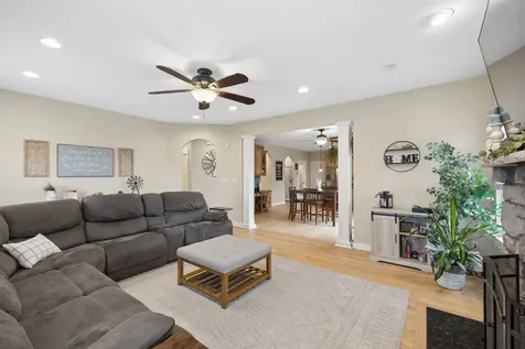 21261 Somerset Street Shorewood IL 60404