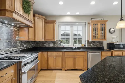 21261 Somerset Street Shorewood IL 60404