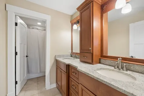 21261 Somerset Street Shorewood IL 60404