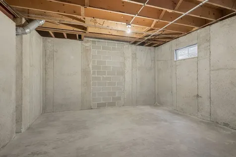 21261 Somerset Street Shorewood IL 60404