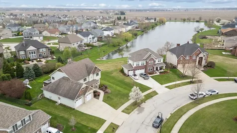 21261 Somerset Street Shorewood IL 60404