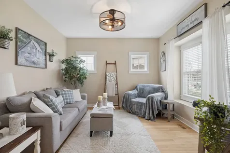 21261 Somerset Street Shorewood IL 60404