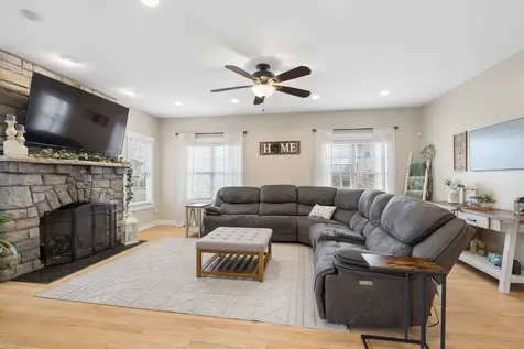 21261 Somerset Street Shorewood IL 60404