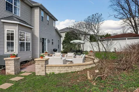 1614 Sawyer Avenue Glen Ellyn IL 60137