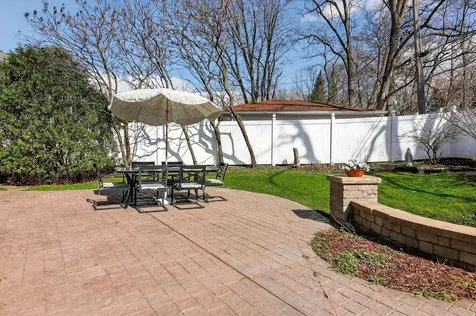 1614 Sawyer Avenue Glen Ellyn IL 60137