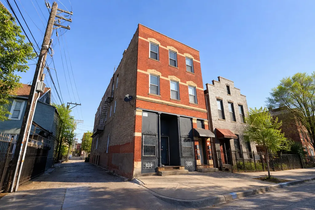 1344 West 19th Street Chicago IL 60608