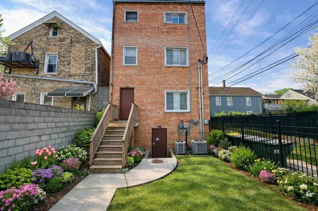1344 West 19th Street Chicago IL 60608