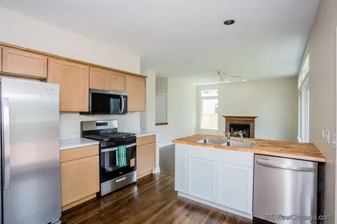 305 West Applegate Court Round Lake IL 60073