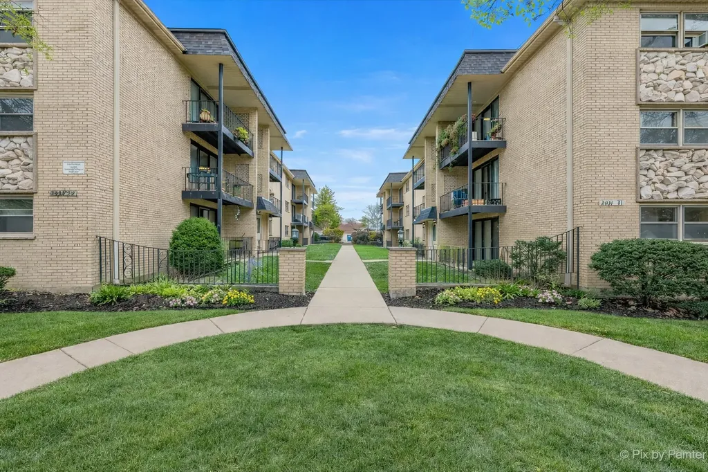 2037 North Harlem Avenue Chicago IL 60707