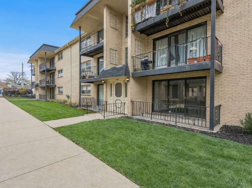 2037 North Harlem Avenue Chicago IL 60707