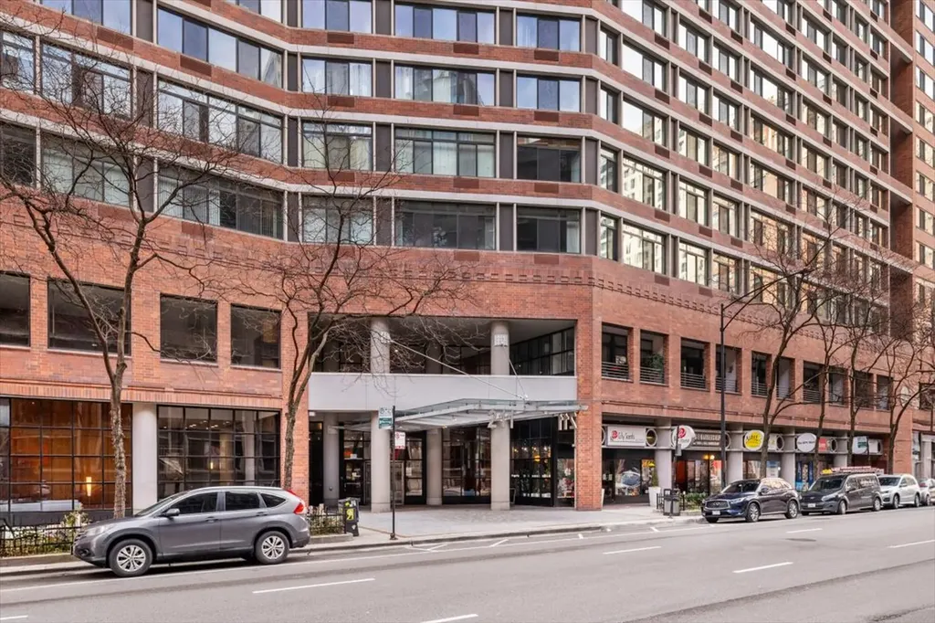 211 East Ohio Street Chicago IL 60611