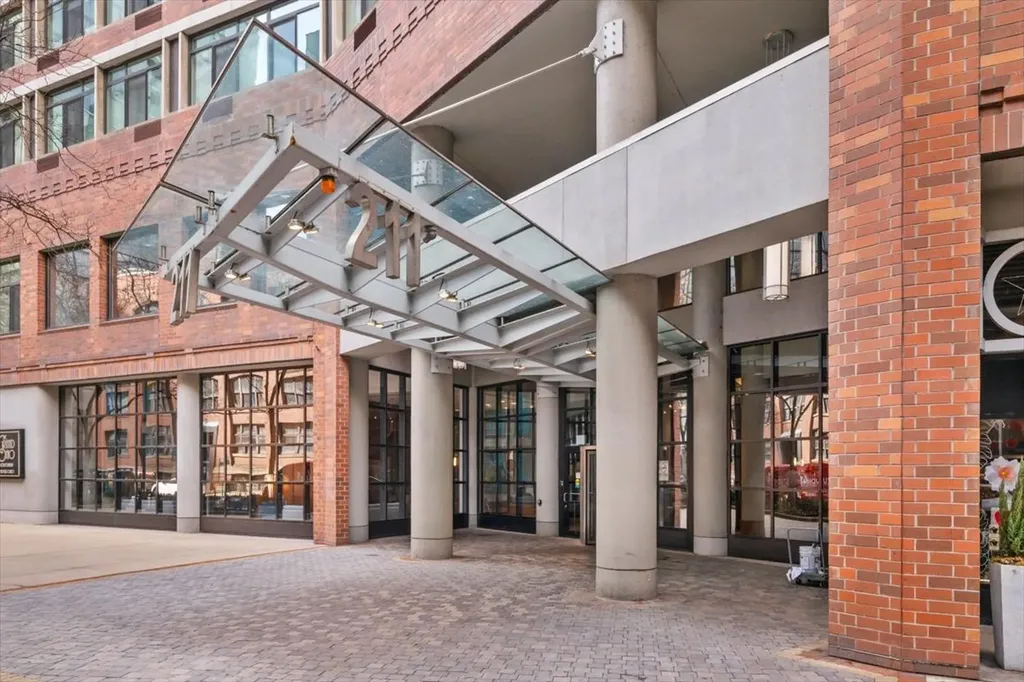 211 East Ohio Street Chicago IL 60611