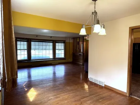 15531 Woodlawn East Avenue South Holland IL 60473