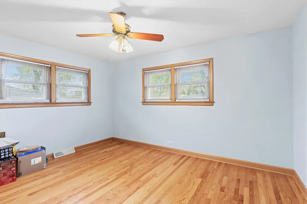 9226 Kilbourn Avenue Skokie IL 60076