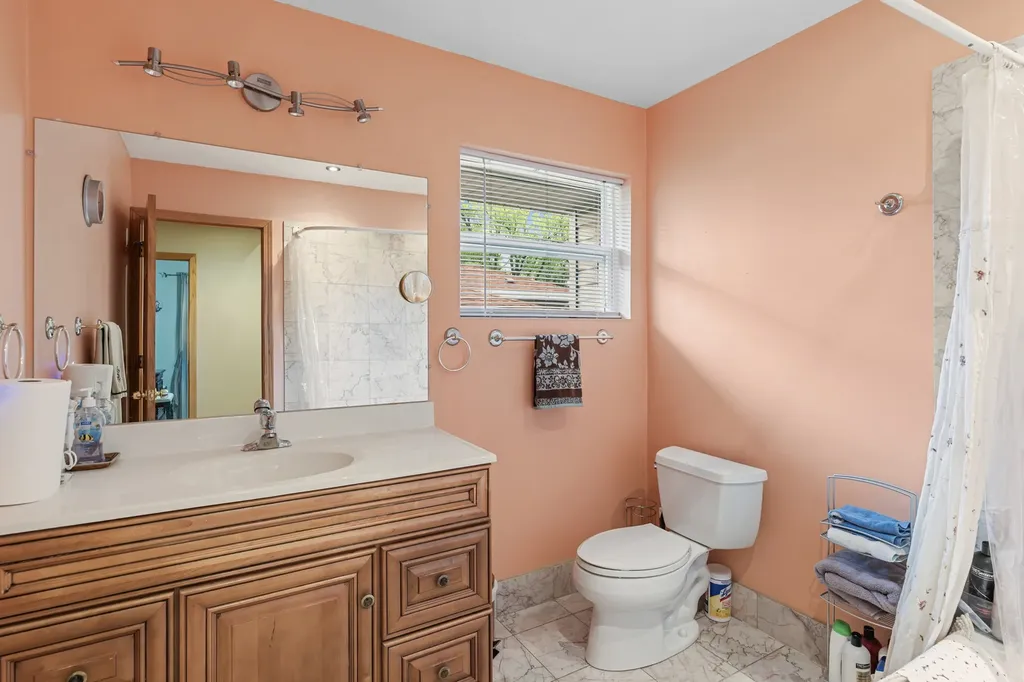 9226 Kilbourn Avenue Skokie IL 60076