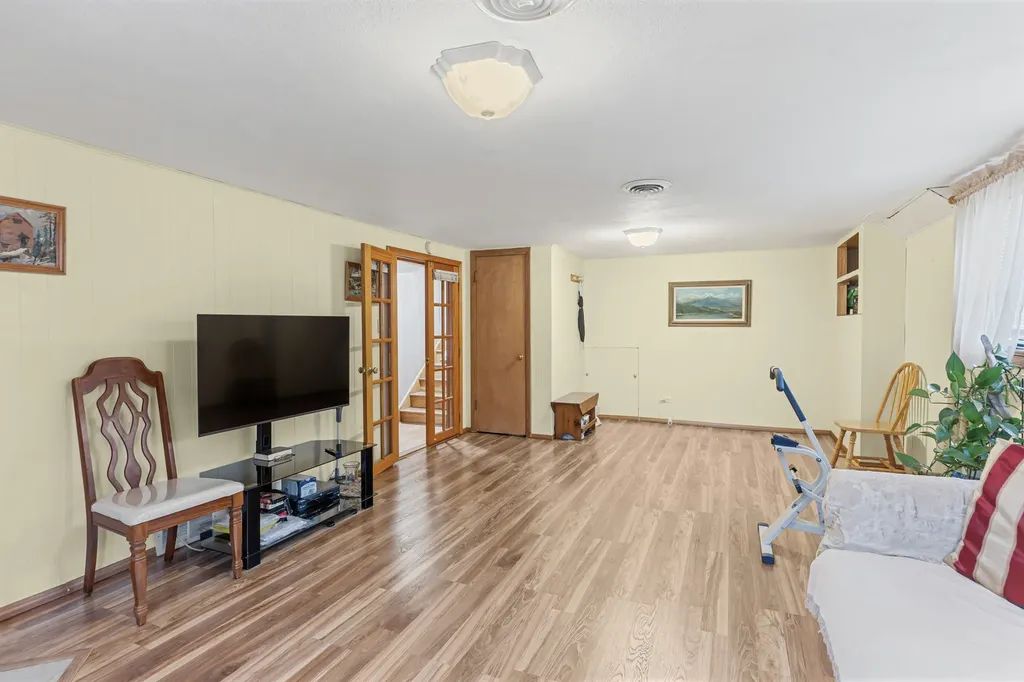 9226 Kilbourn Avenue Skokie IL 60076