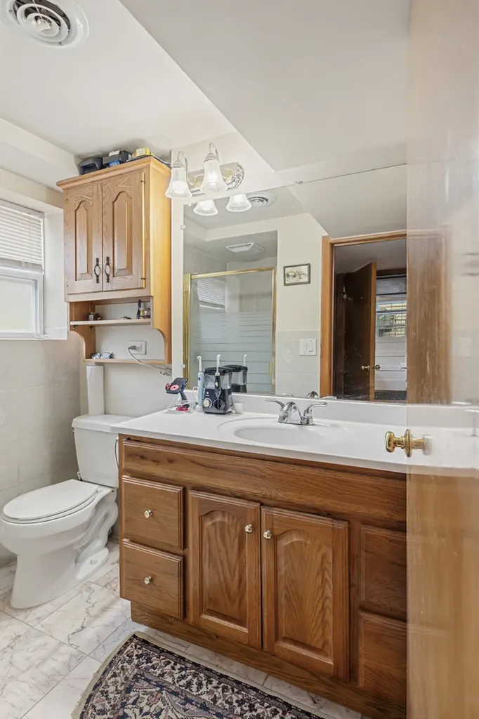 9226 Kilbourn Avenue Skokie IL 60076