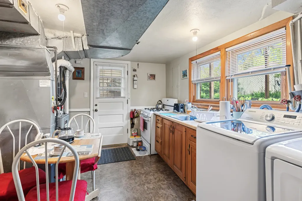 9226 Kilbourn Avenue Skokie IL 60076