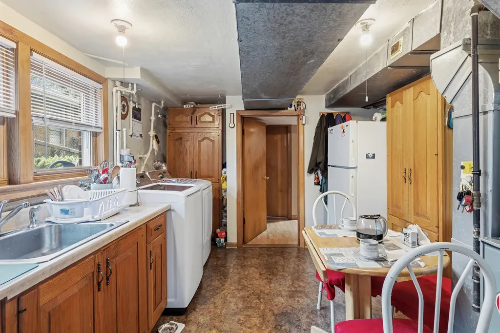 9226 Kilbourn Avenue Skokie IL 60076