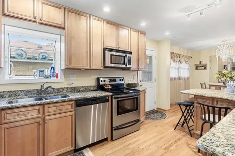 9226 Kilbourn Avenue Skokie IL 60076