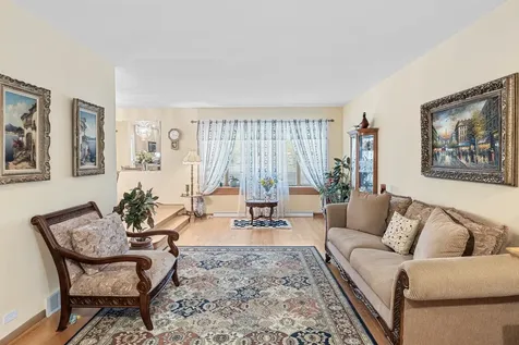 9226 Kilbourn Avenue Skokie IL 60076