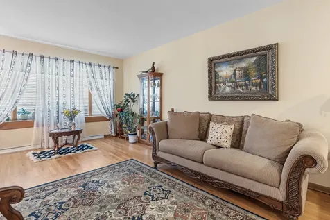 9226 Kilbourn Avenue Skokie IL 60076