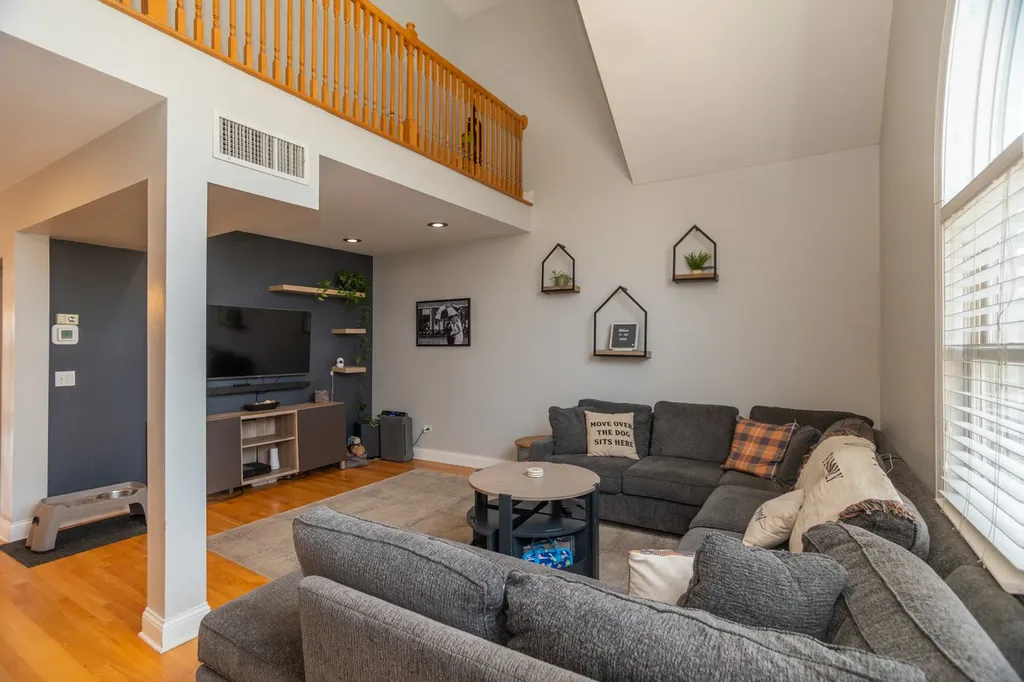 5707 North Rockwell Street Chicago IL 60659
